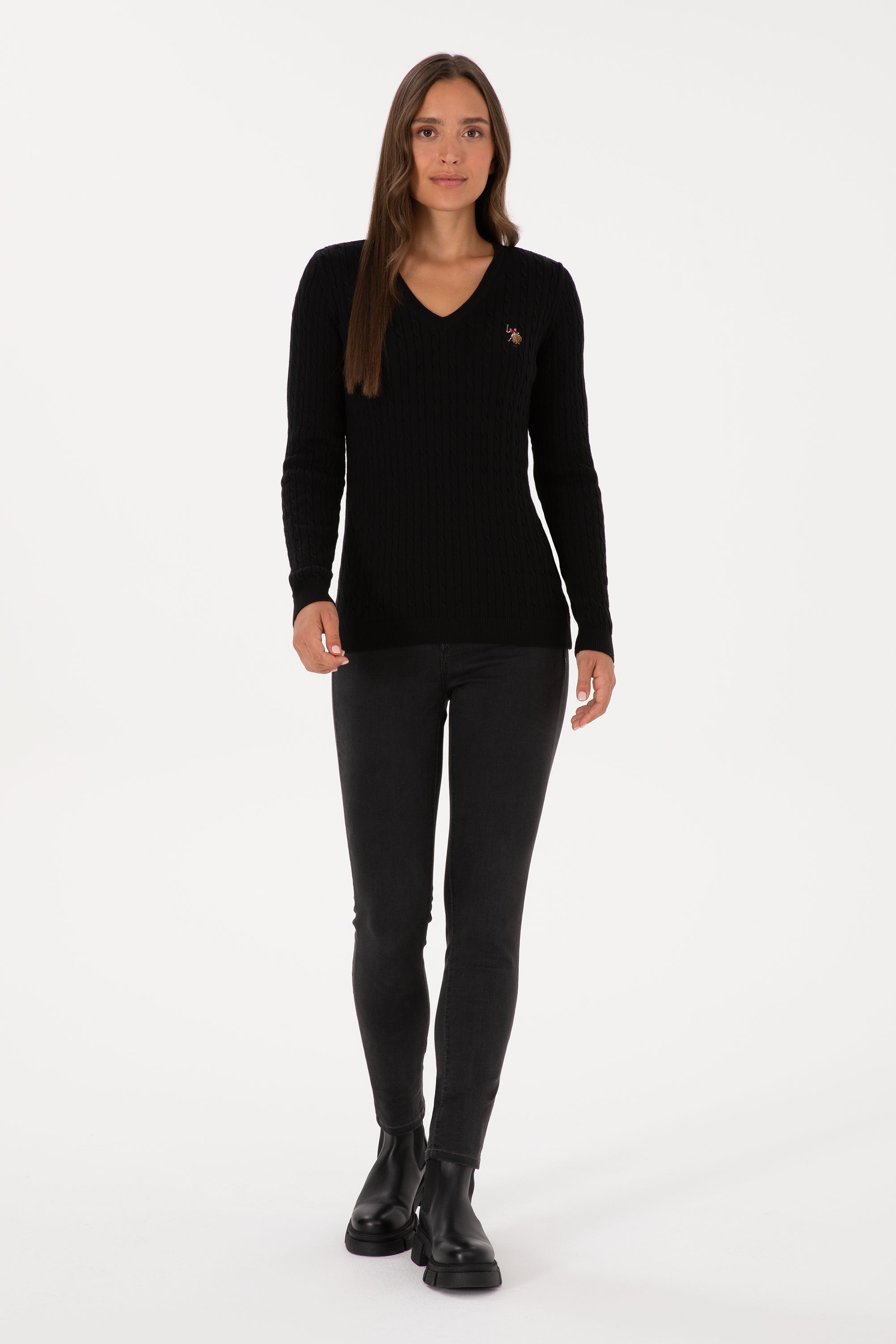 Triko klasike me logo të qëndisur