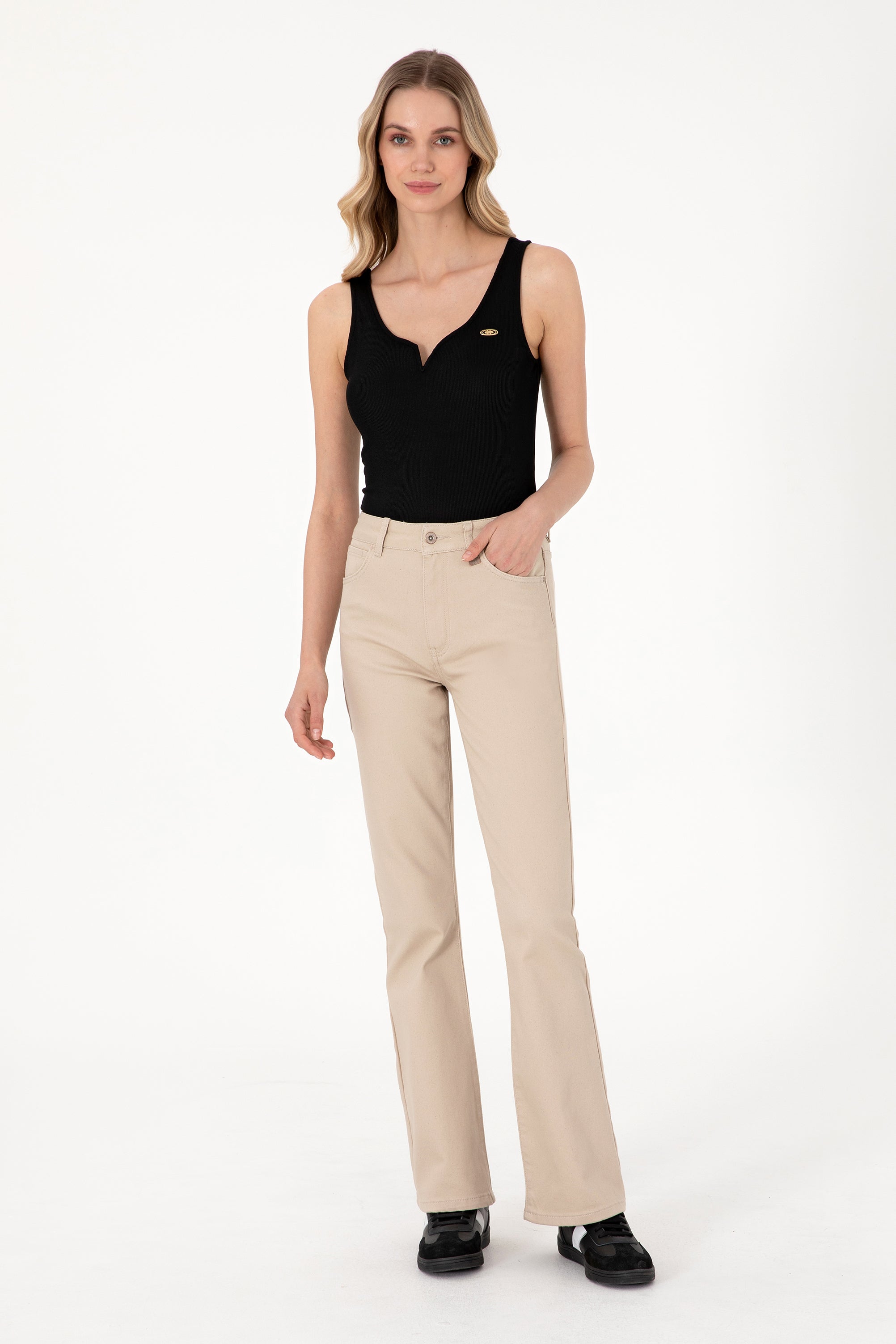 T-shirt pa mëngë me logo metalike