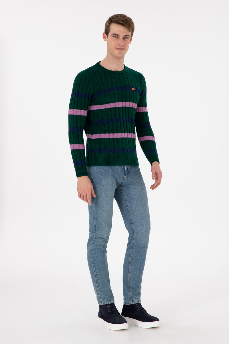 Pulovër me thurje të trashë dhe shirita