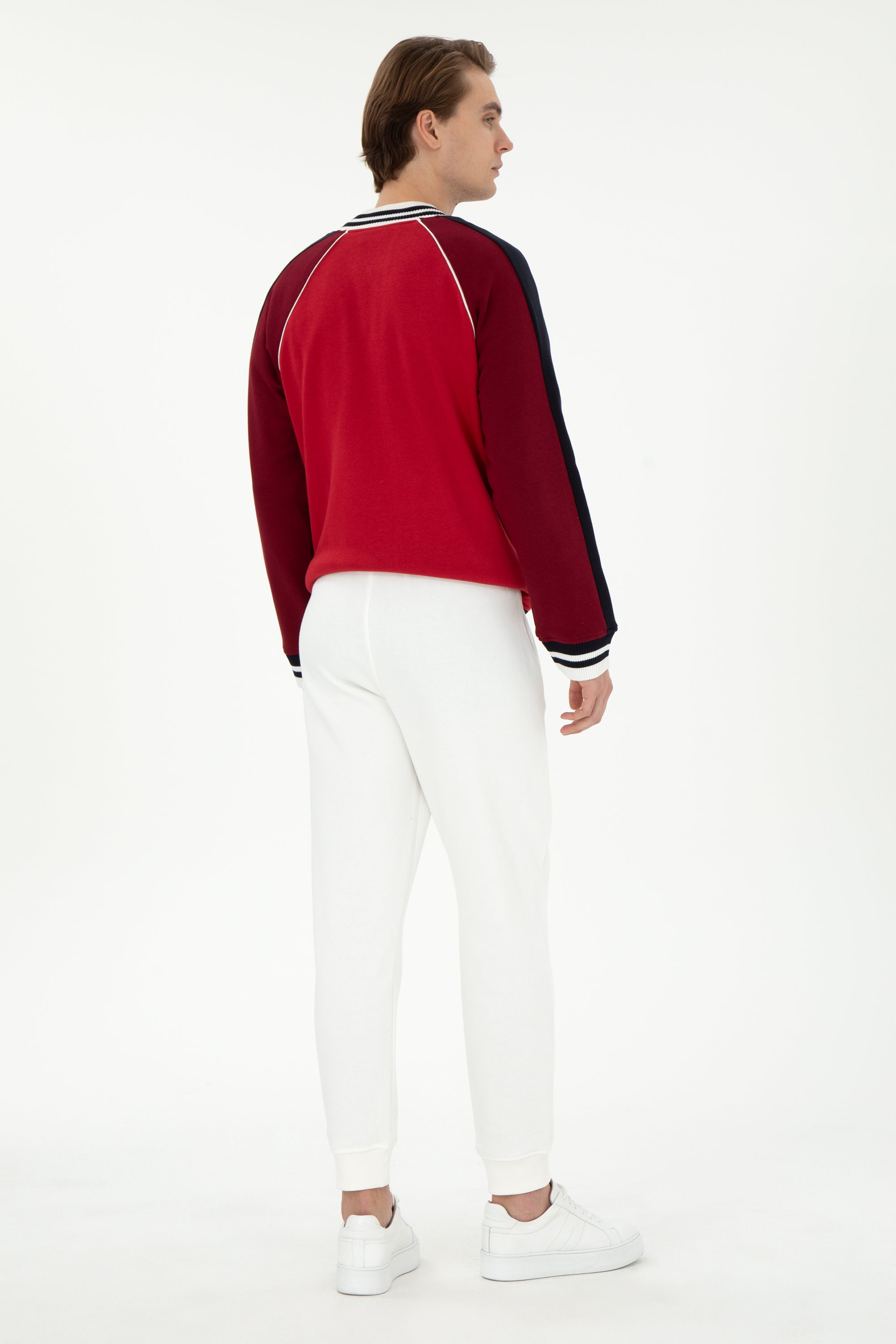 Tuta bazike sportive me logo të qëndisur