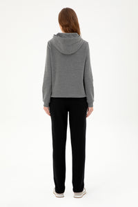 Tuta sportive me logo me shkëlqim