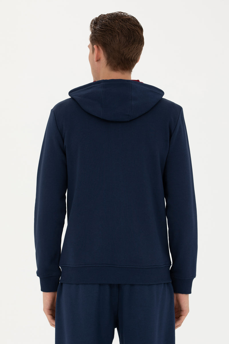 Hoodie me kapuç dhe zinxhir