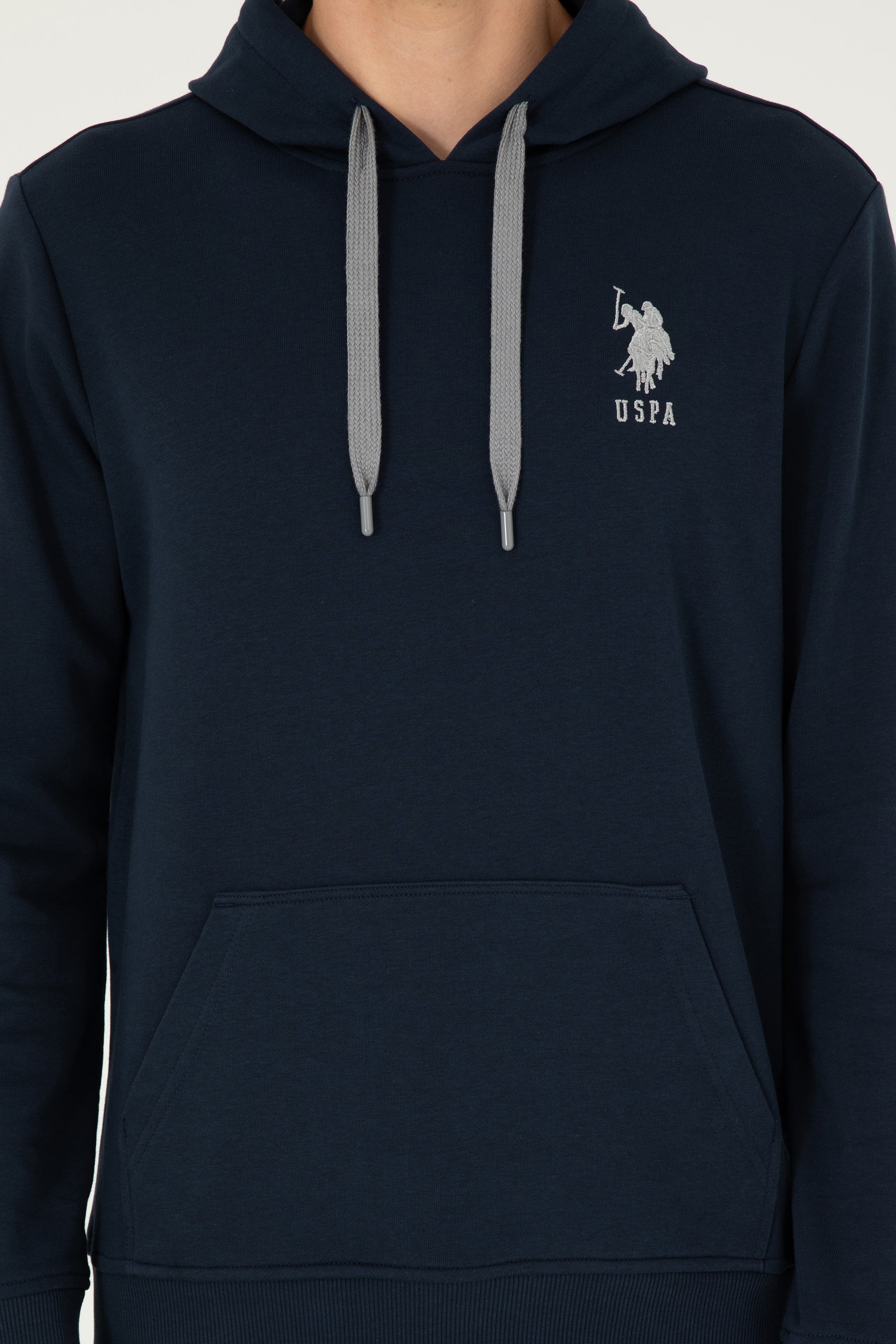 Hoodie me logo të qëndisur