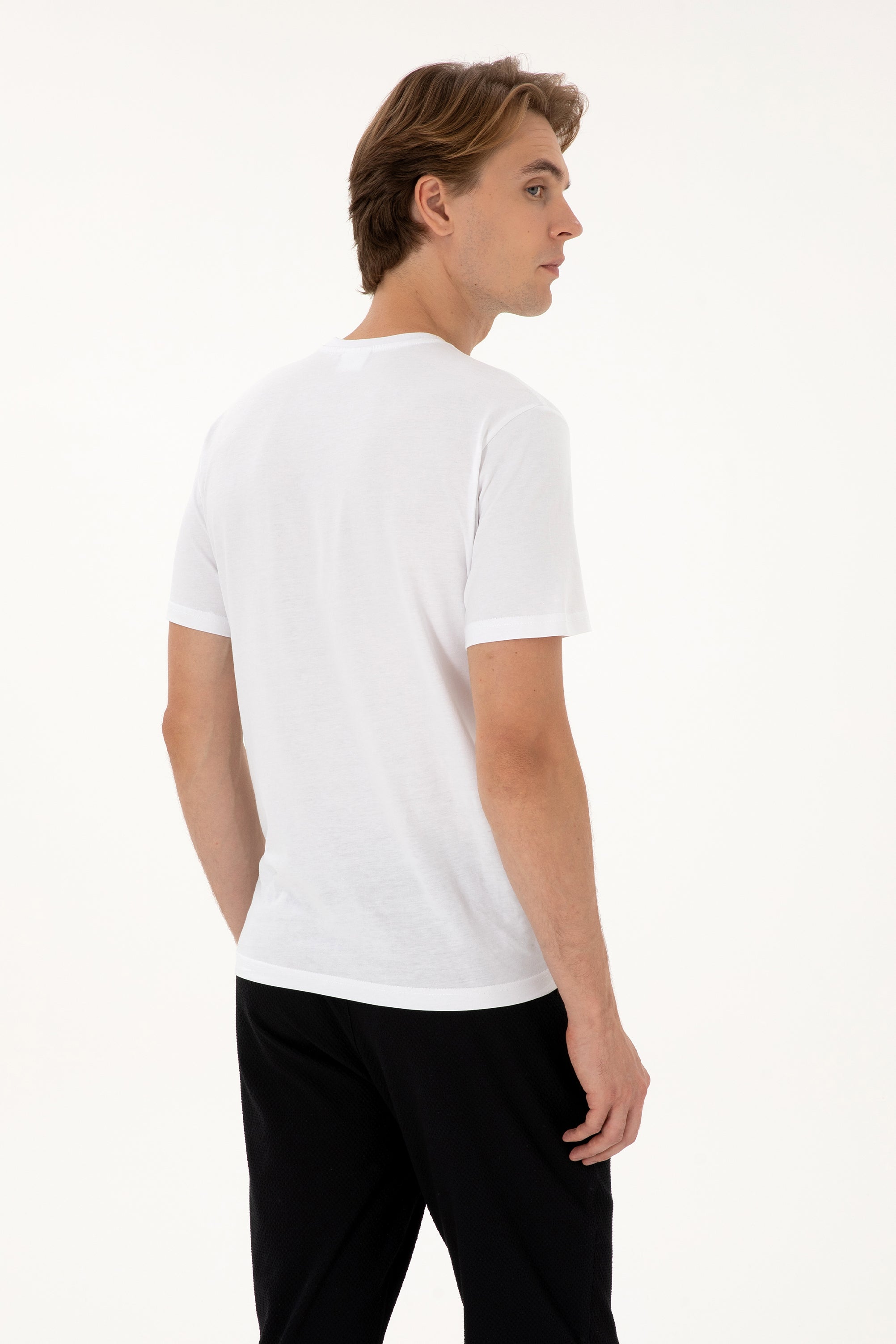 T-shirt bazik me jakë rrumbullake