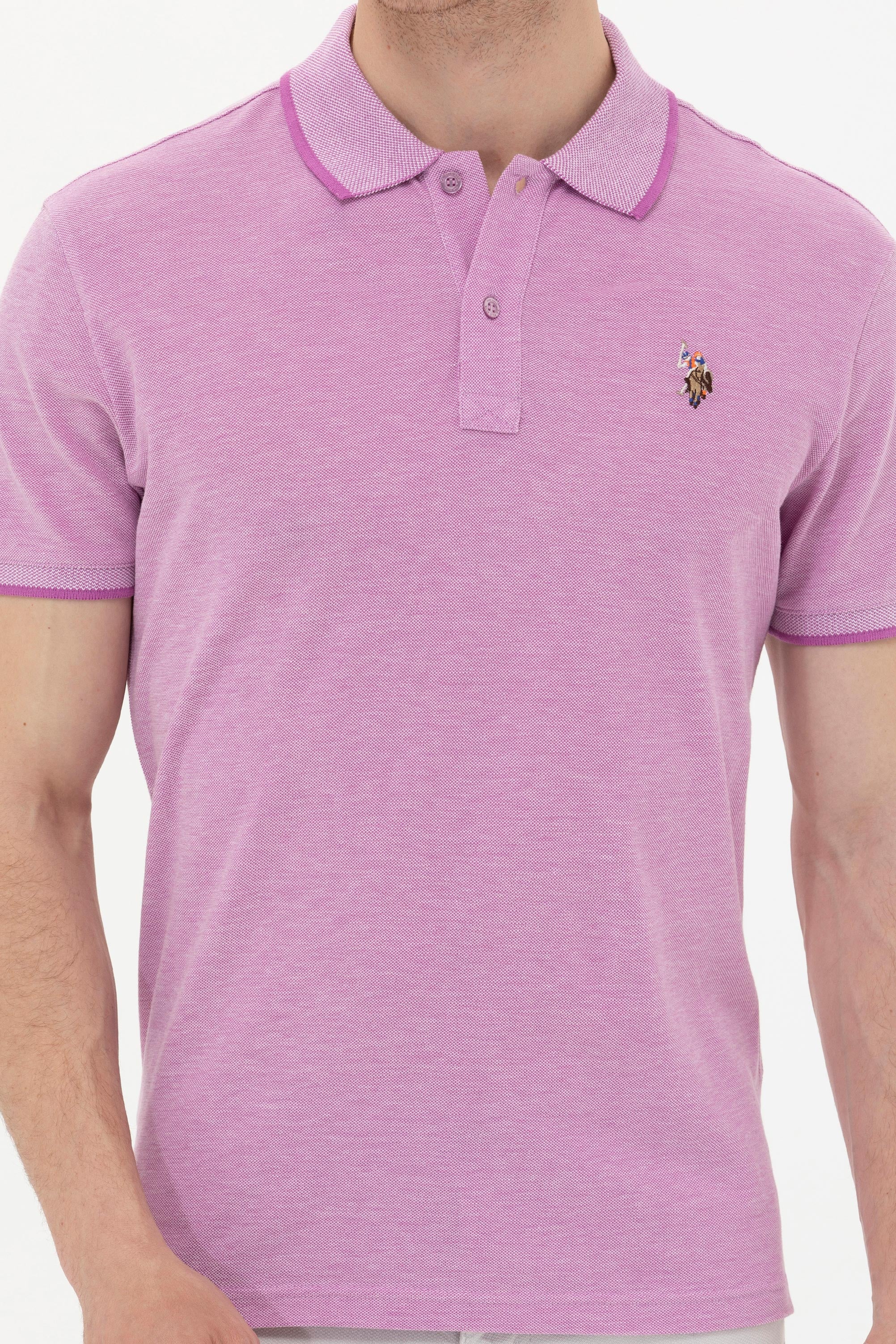 Bluzë polo me thurje minimaliste dhe logo klasike të qëndisur