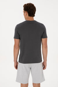 T-shirt bazik me jakë rrumbullake