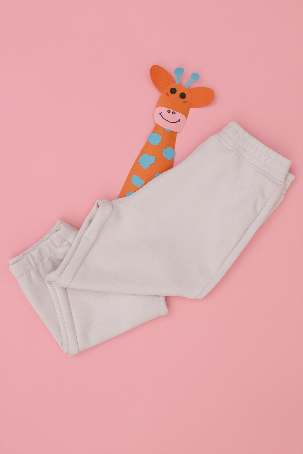 Tuta bazike me logo të stampuar për vajza