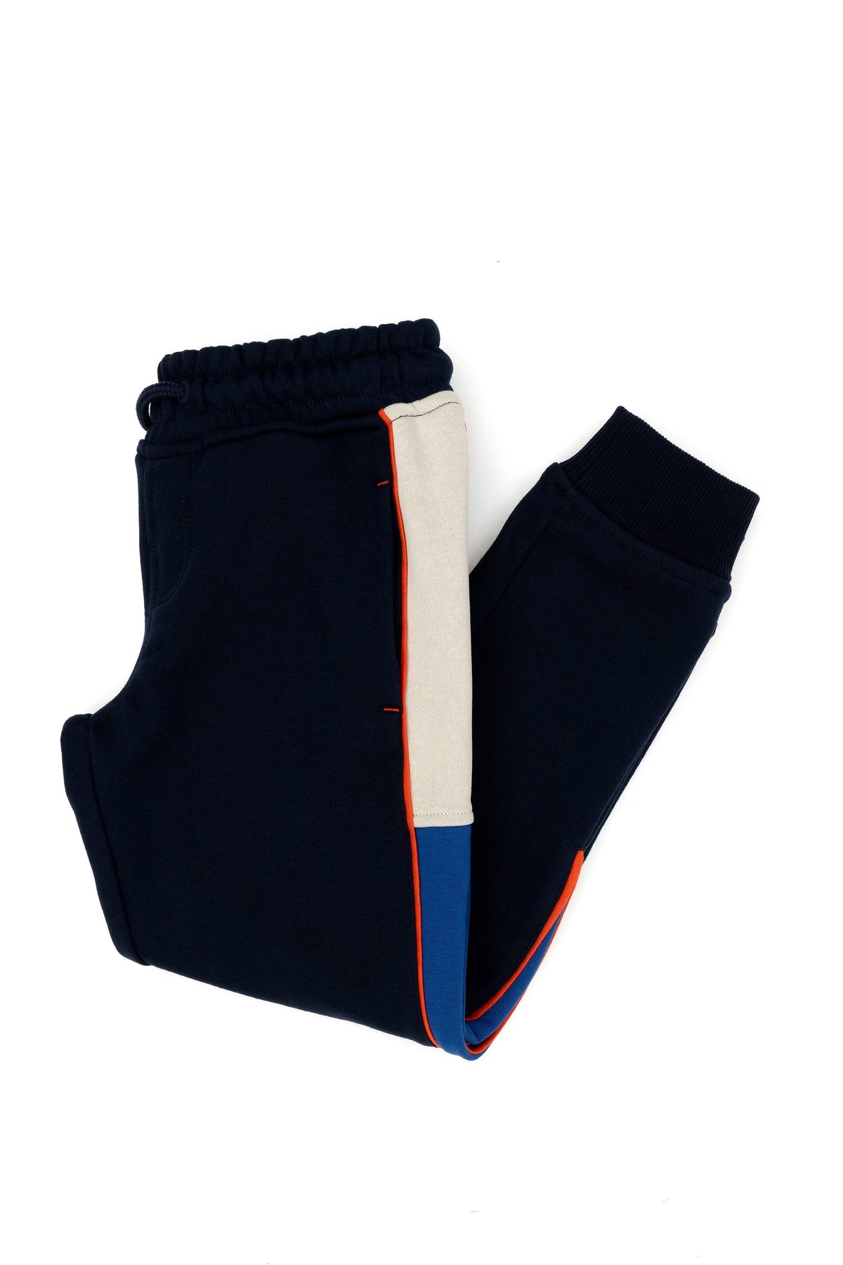 Tuta USPA Sport me dizajn shumëngjyrësh për djem