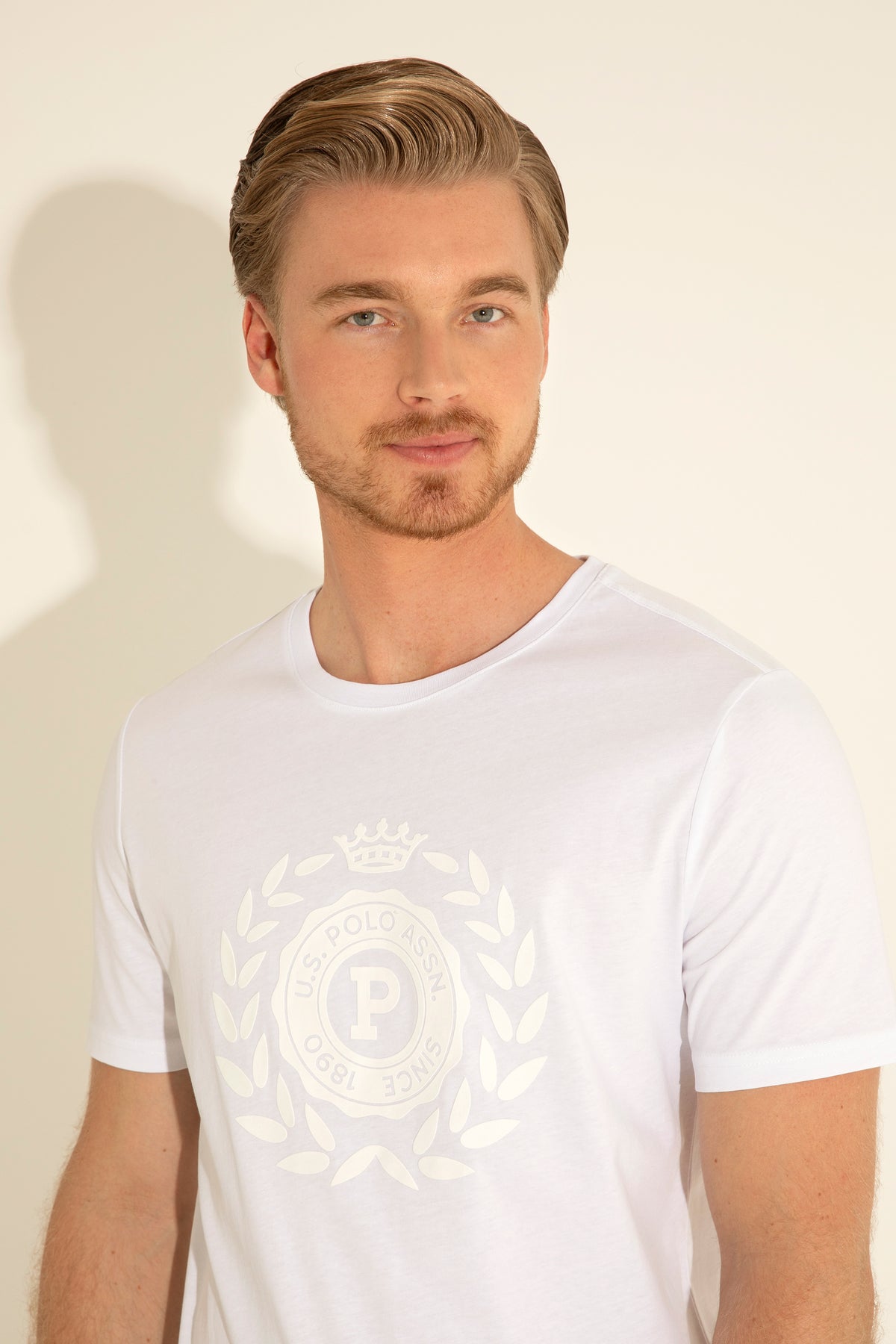 T-shirt with printed logo