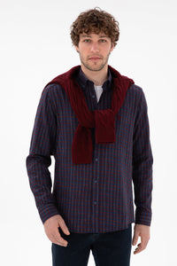 Këmishe klasike me motive katrore