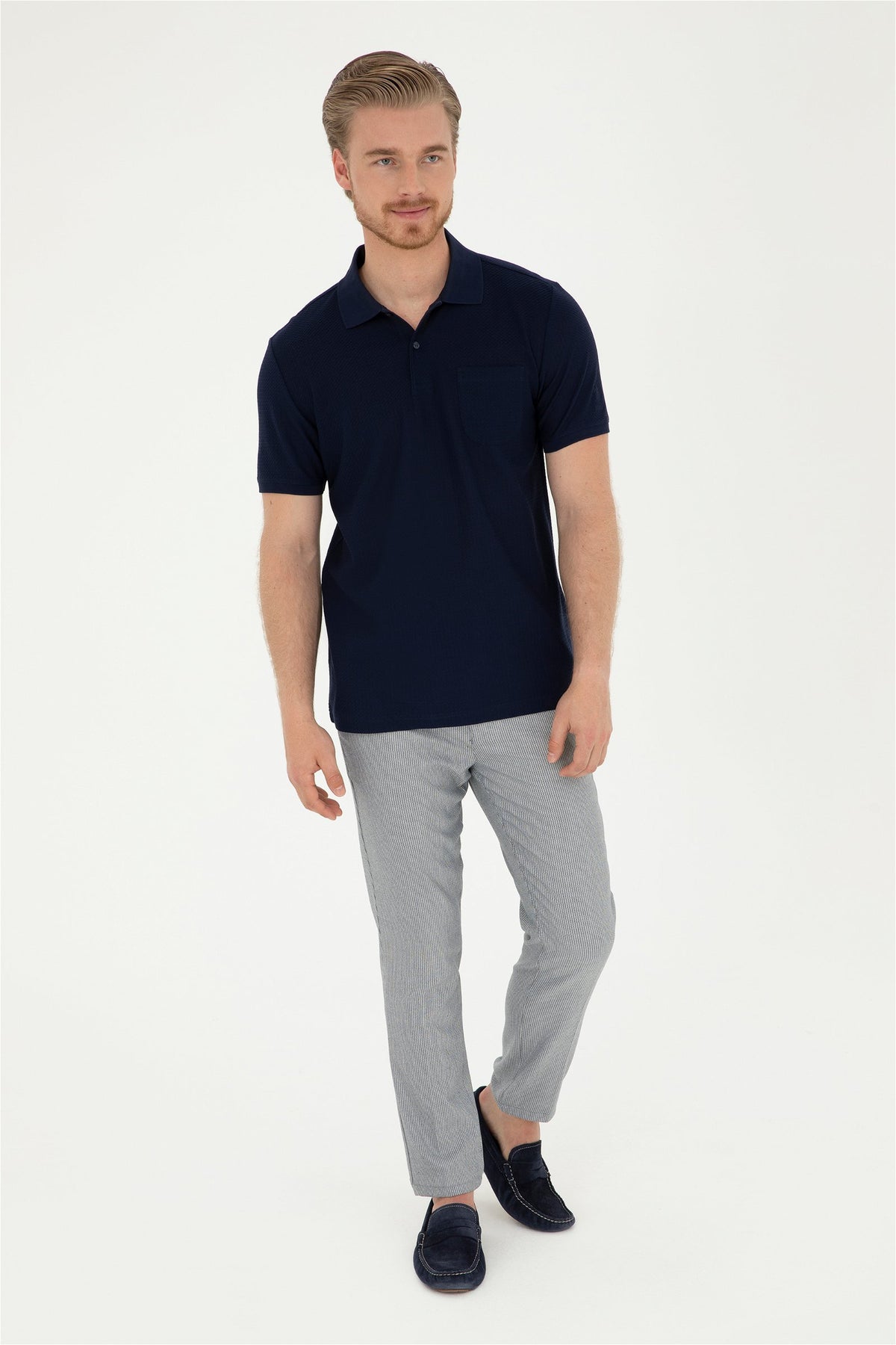 Chino pants with elastic waist and straight cut