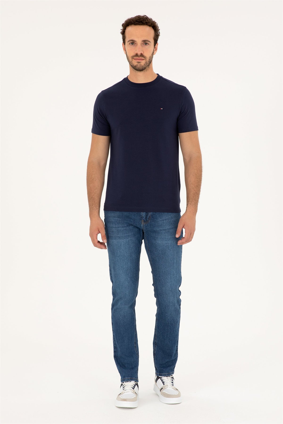 Xhinse klasike me prerje të ngushtë