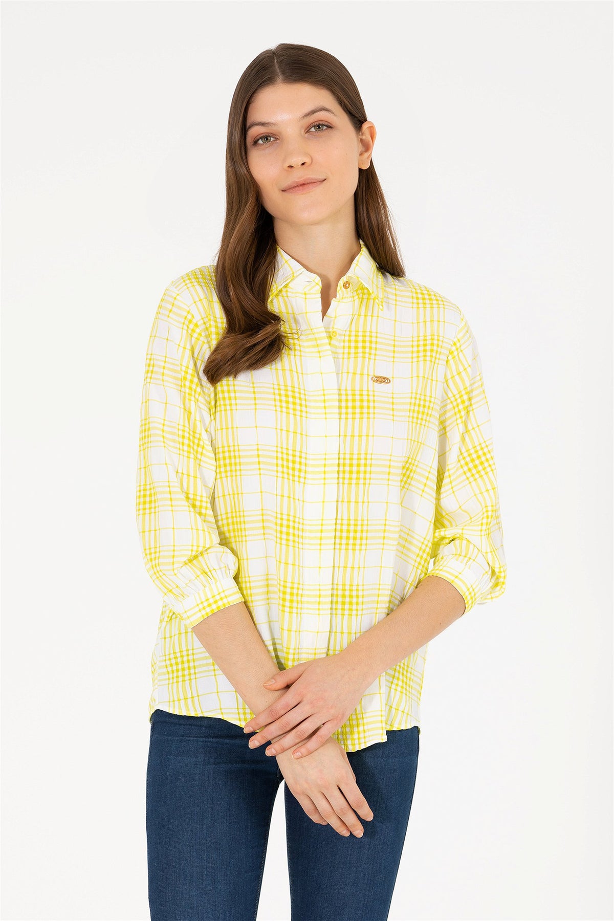 Checkered shirt with gold logo