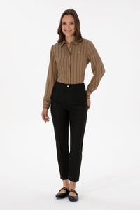 Pantallona klasike me prerje të shkurtër