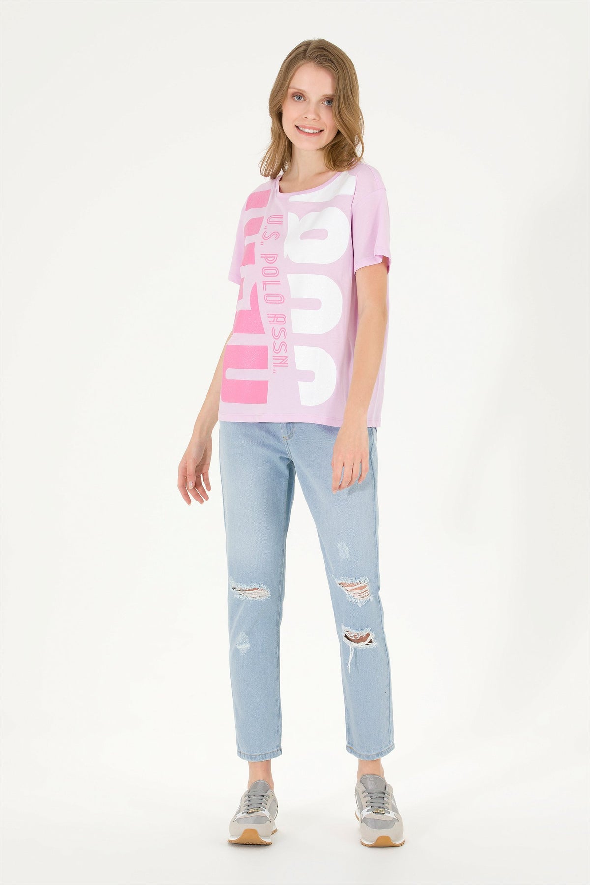 Straight jeans with rips
