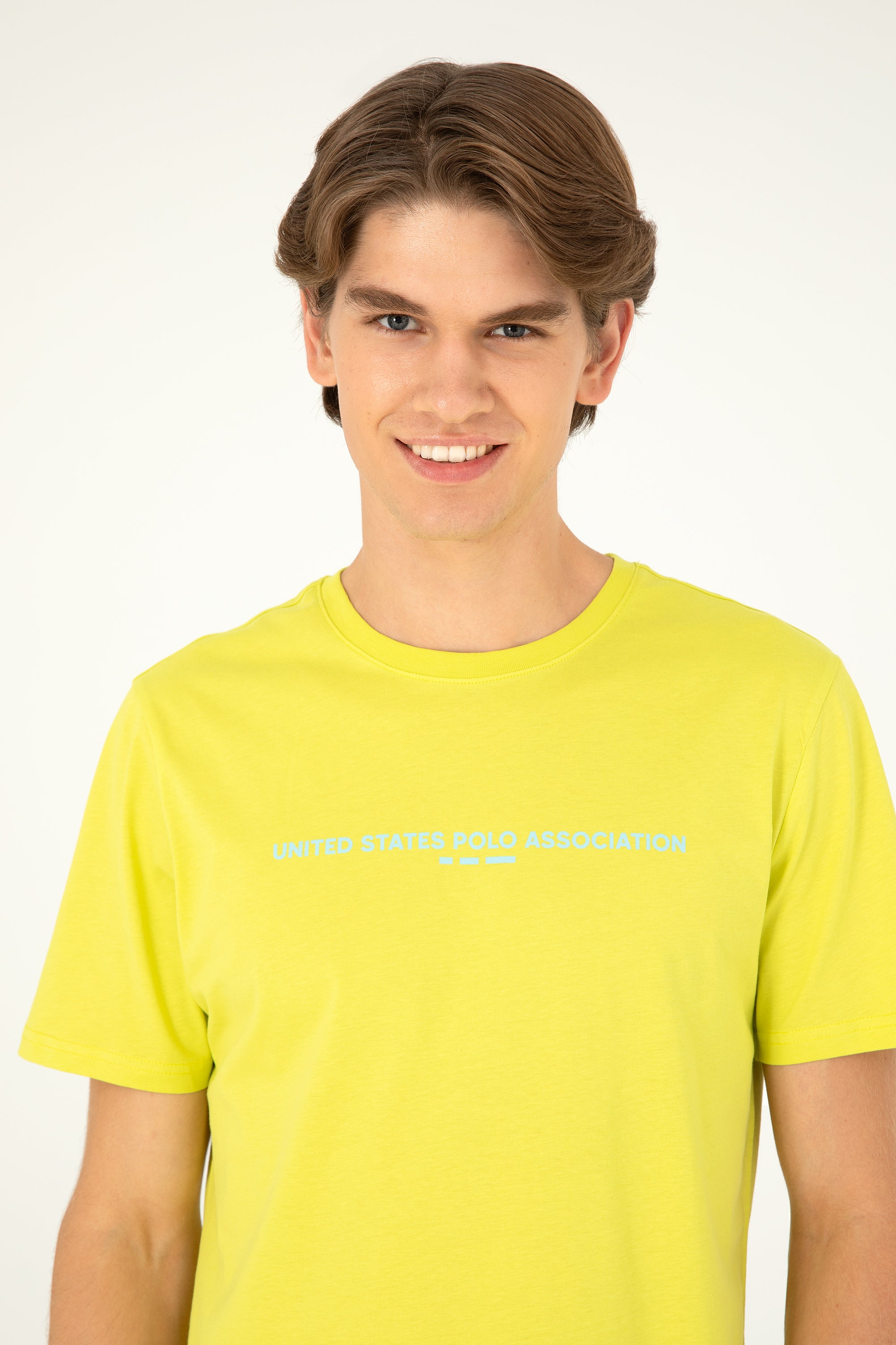 T-shirt me mbishkrim nga pas