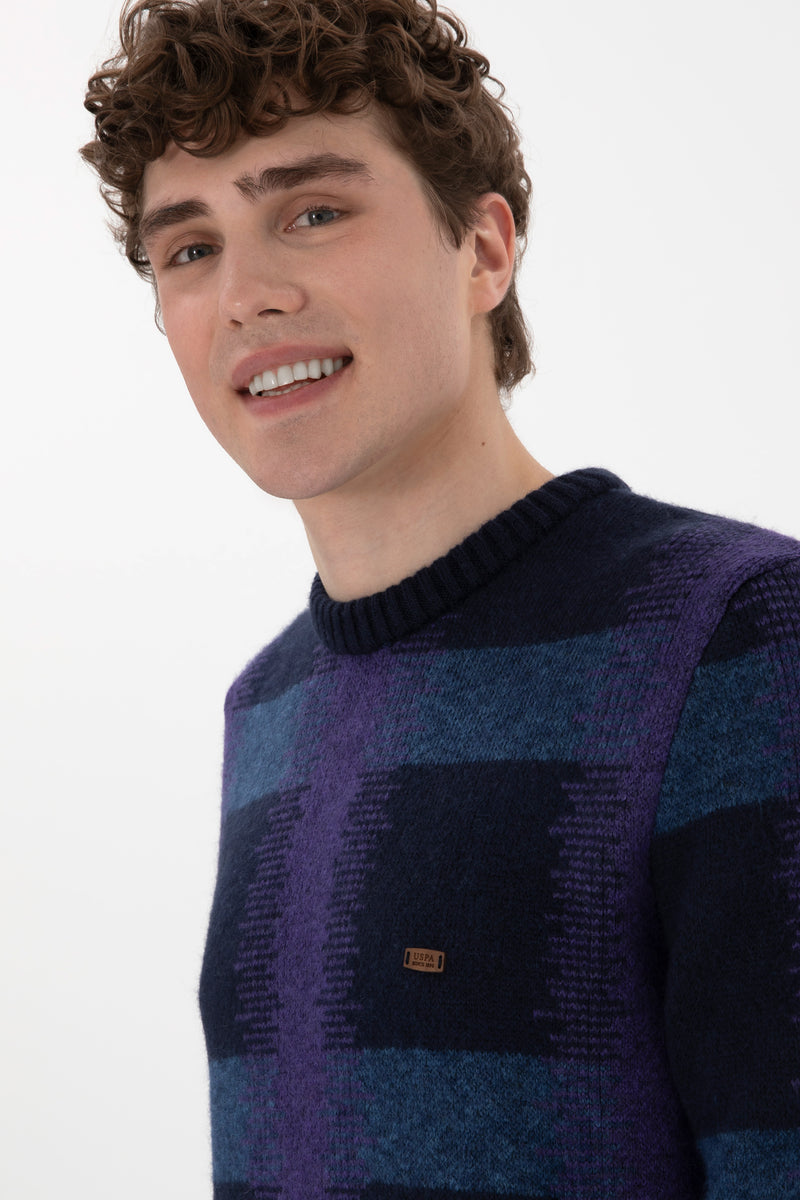 Triko me dizajn katror grafik