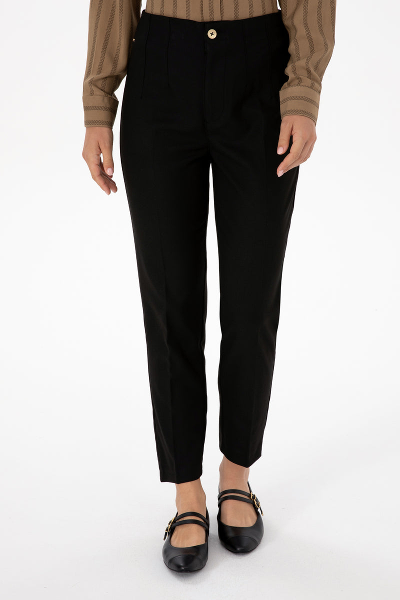 Pantallona klasike me prerje të shkurtër