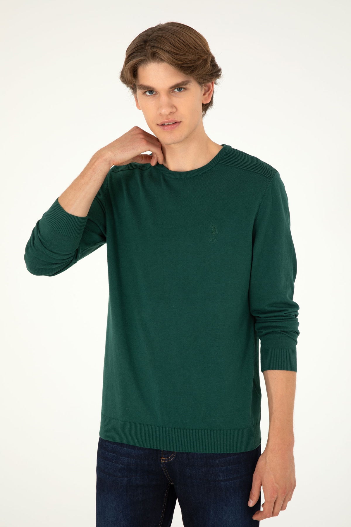 Pulovër bazike me jakë rrumbullake