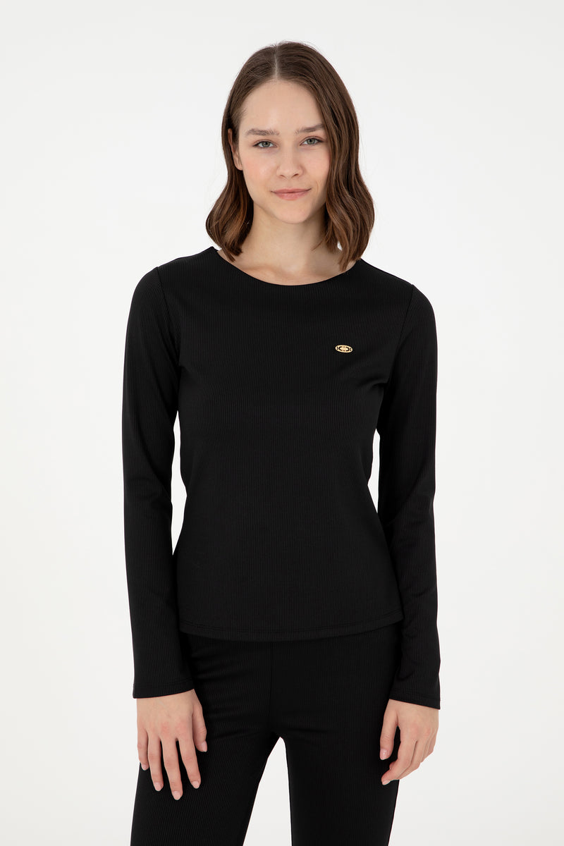 Pulovër me mëngë të gjera dhe logo metalike