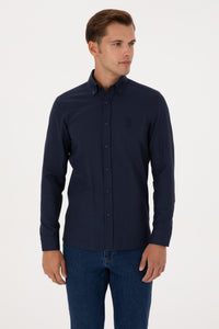 Këmishë klasike bazike