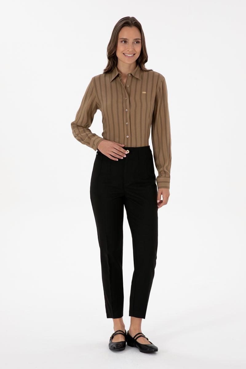 Pantallona klasike me prerje të shkurtër