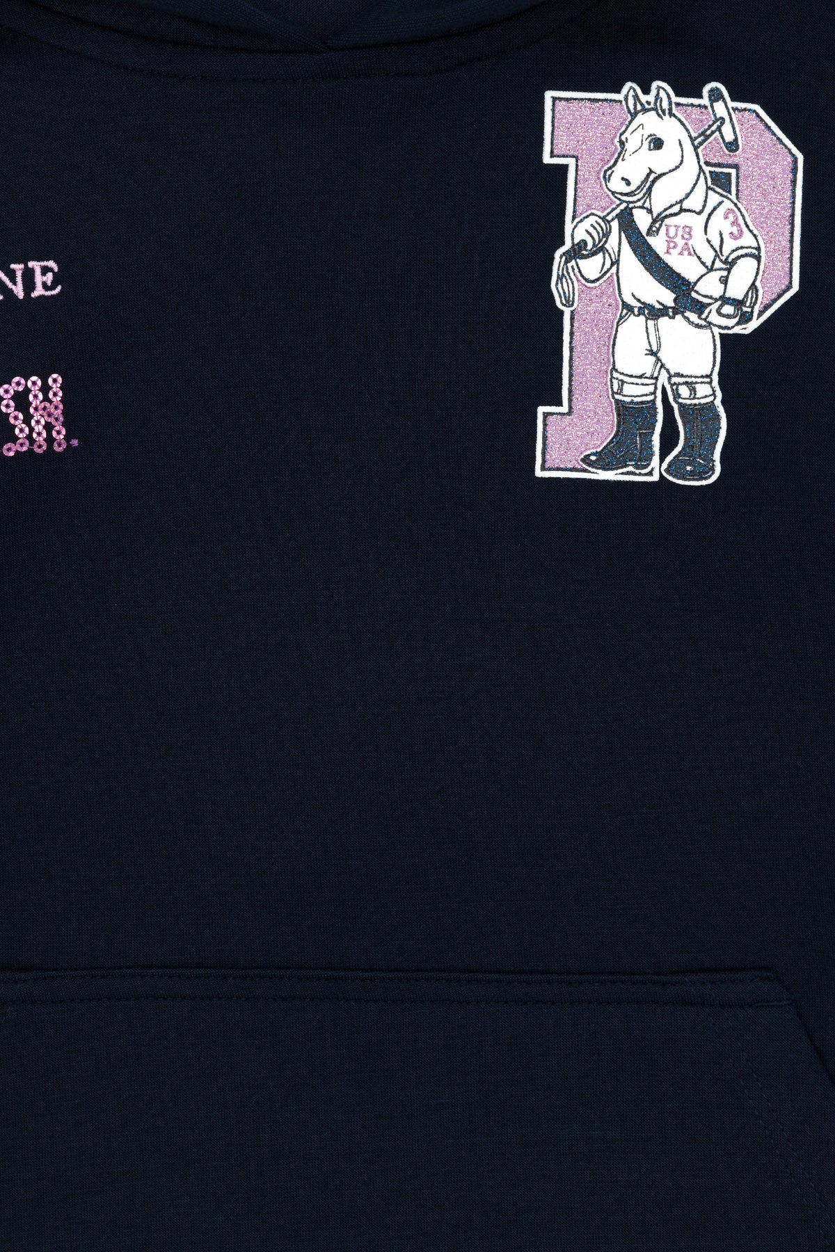 Hoodie me grafikë lojtari dhe kali mbi shkronjën ´P´ për vajza