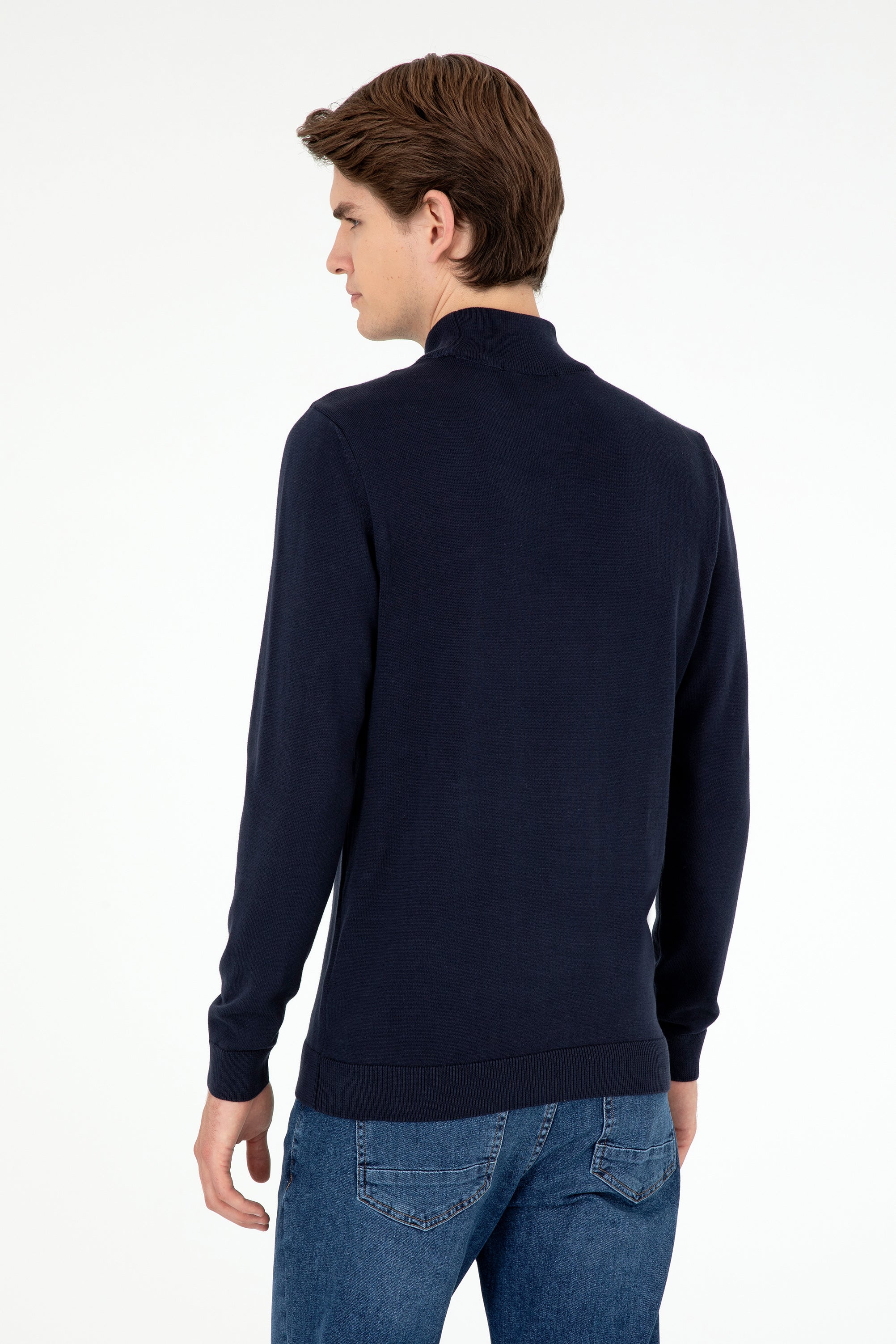 Triko gjysmëgolf e trikotuar