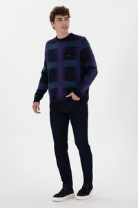 Triko me dizajn katror grafik