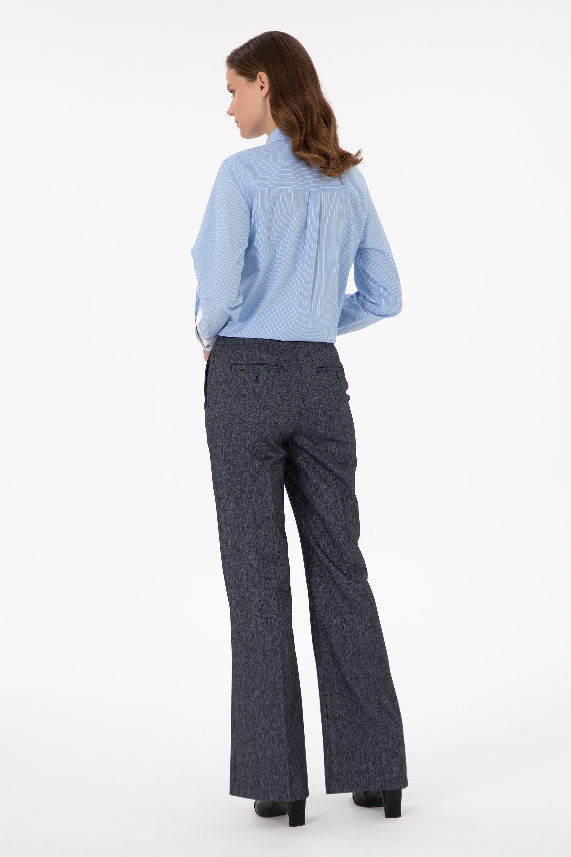 Pantallona klasike me prerje të gjerë