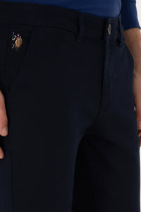 Pantallona chino klasike