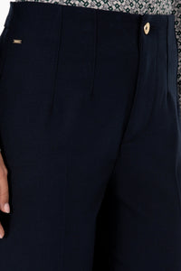 Pantallona klasike me prerje të shkurtër