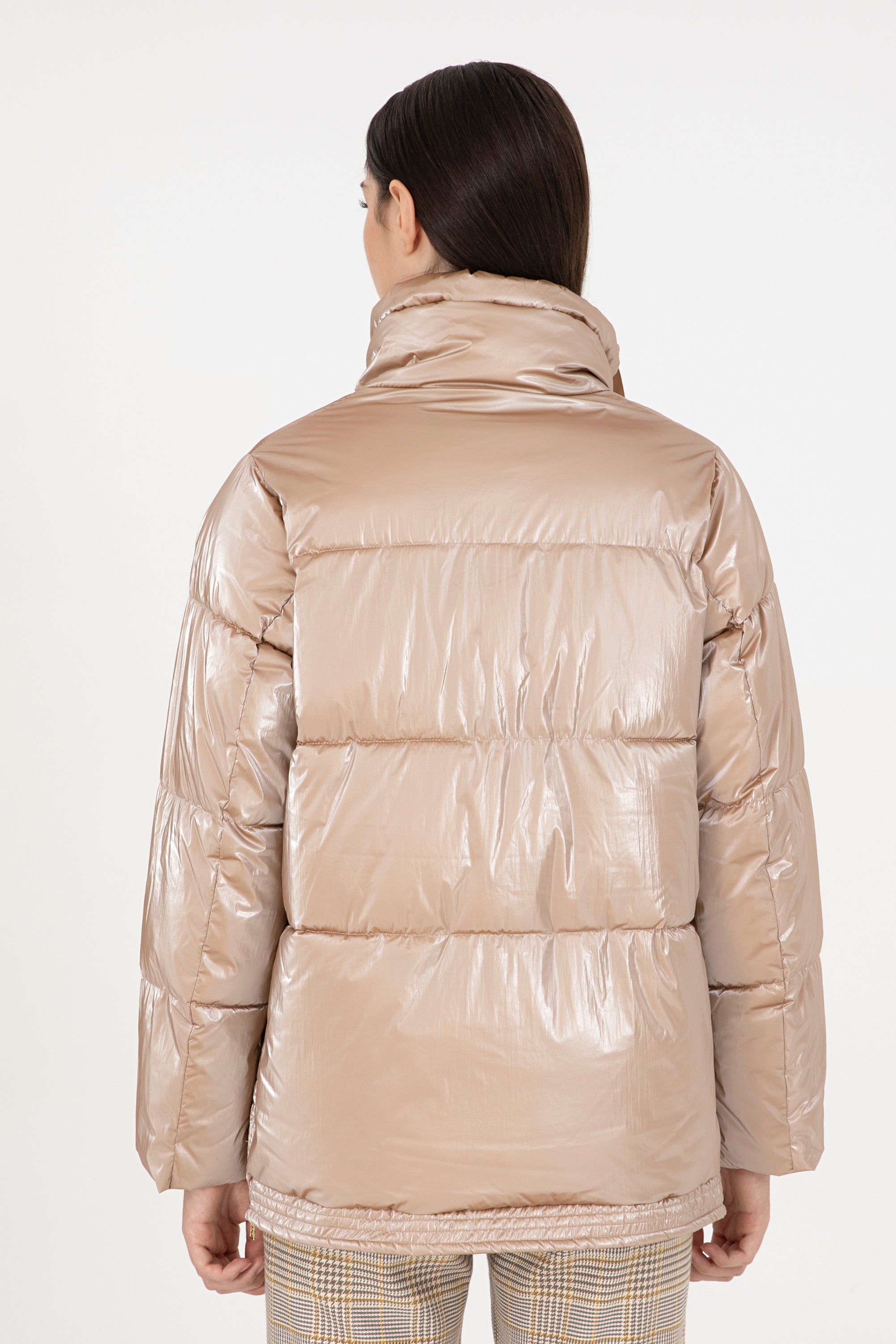 Xhup me shkëlqim metalik