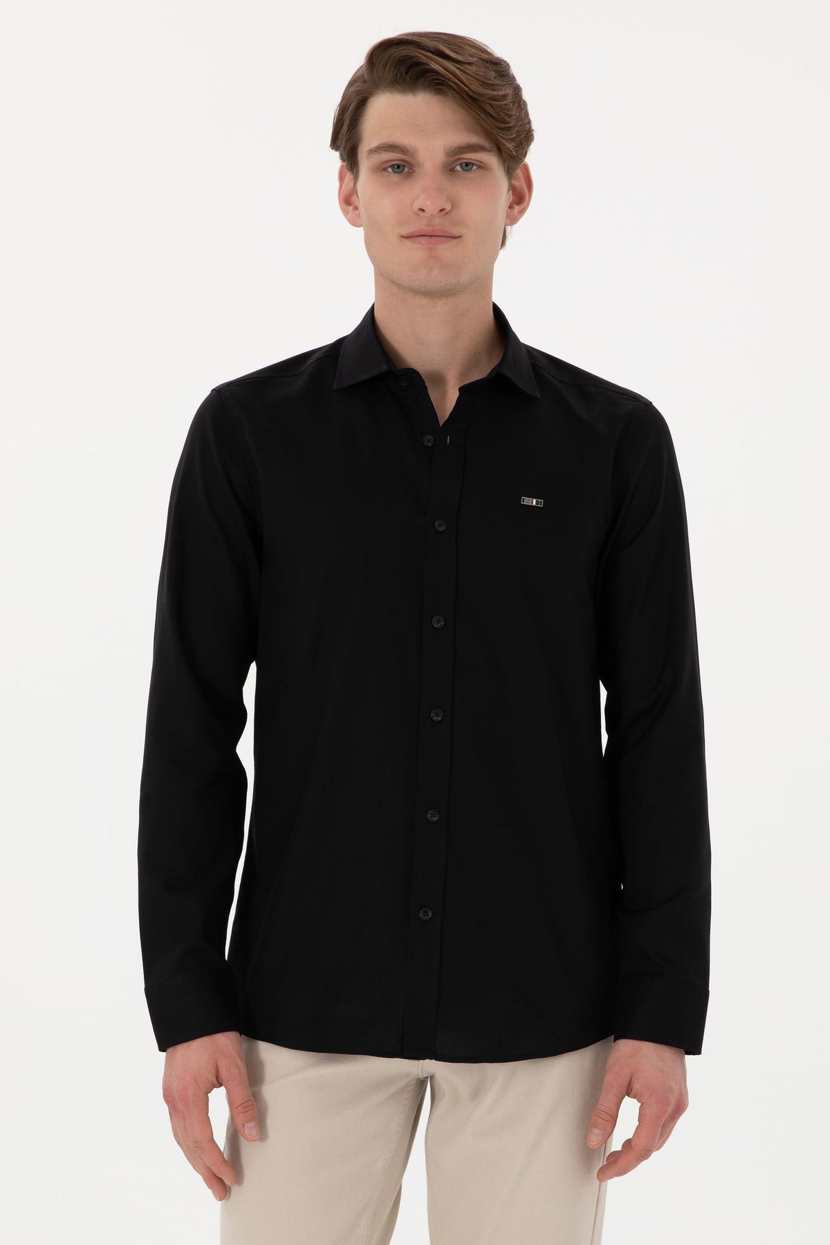 Këmishë klasike me logo metalike minimaliste