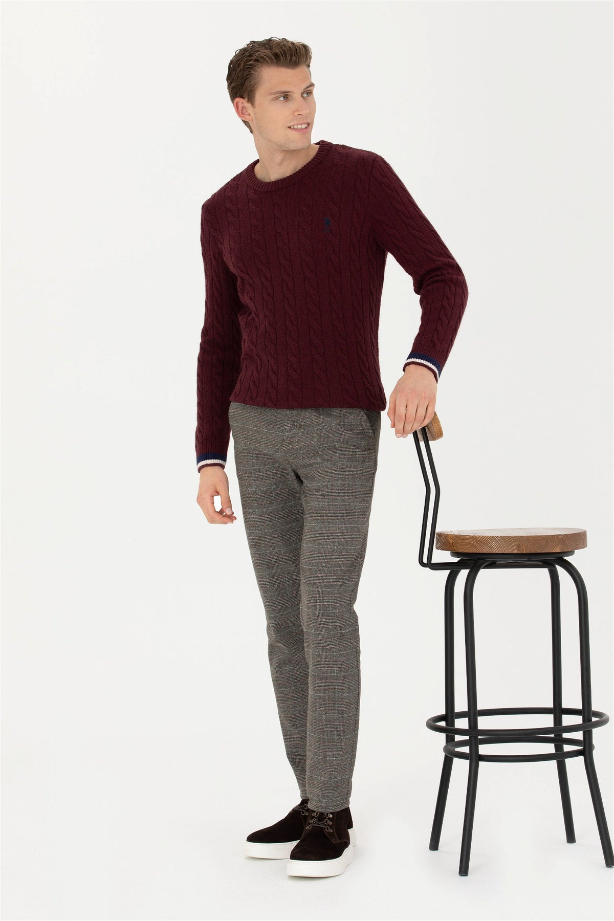 Pantallona chino klasike me motive kuadratesh