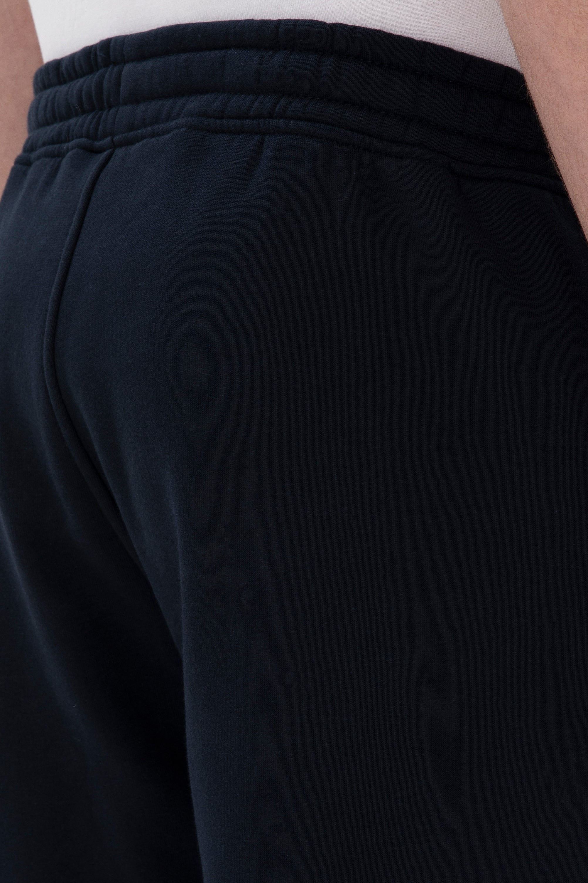 Tuta bazike sportive me logo të qëndisur