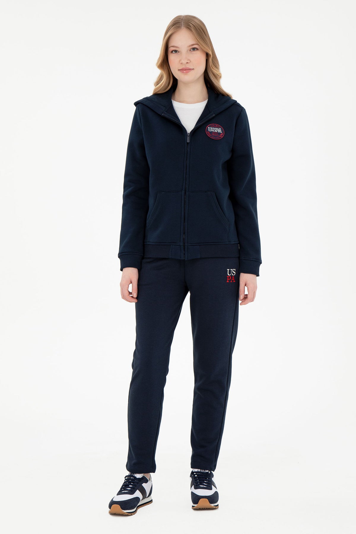 Tuta bazike me shkrim minimalist