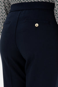 Pantallona klasike me prerje të shkurtër