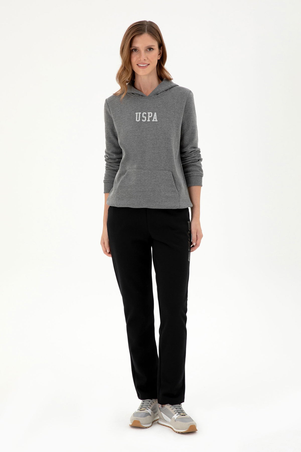 Tuta sportive me logo me shkëlqim