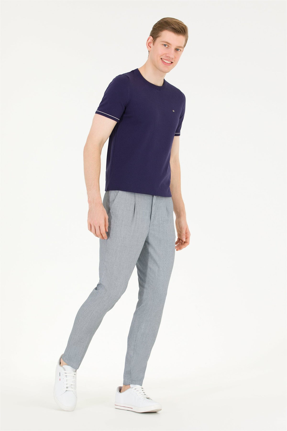 Chino pants with refined texture