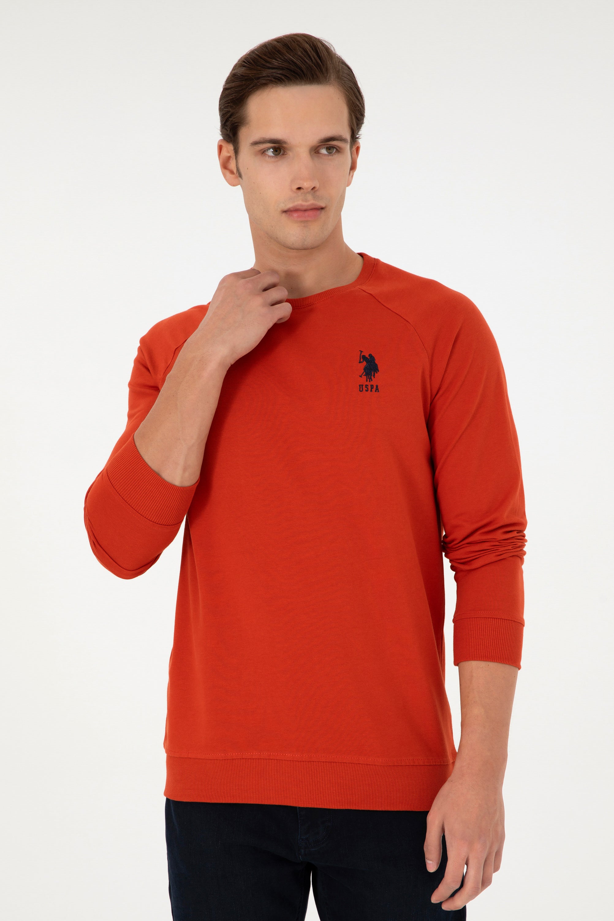 Bluzë me jakë rrumbullake dhe dizajn elastik