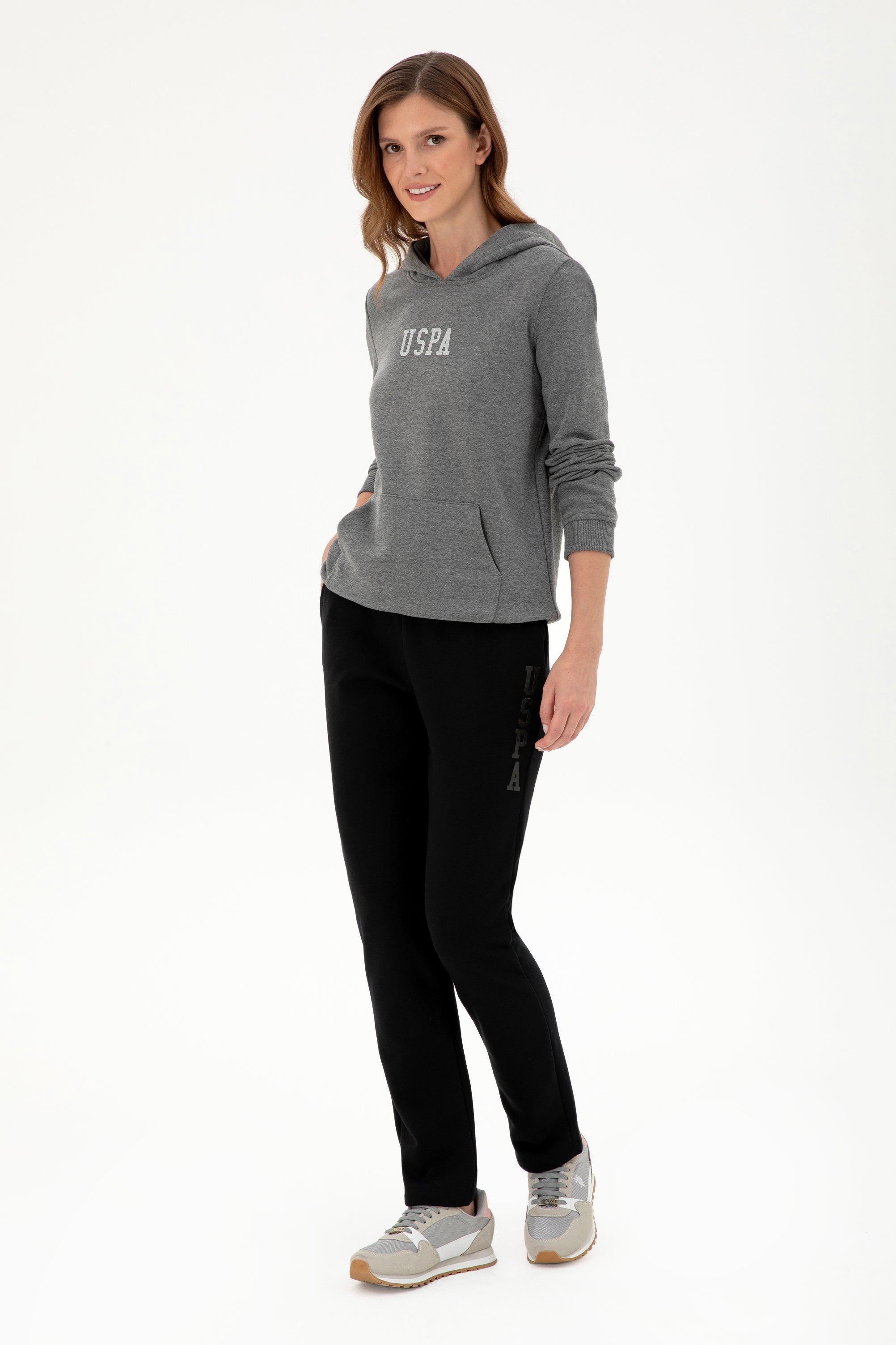 Tuta sportive me logo me shkëlqim